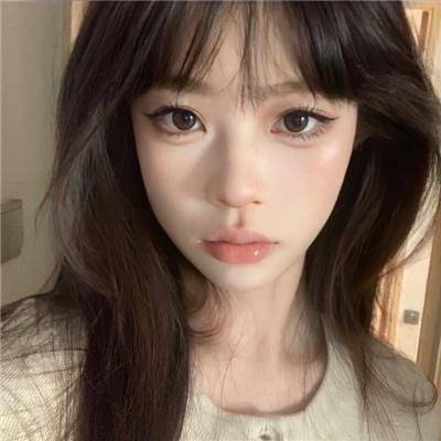 劳拉·马尔斯的眼睛